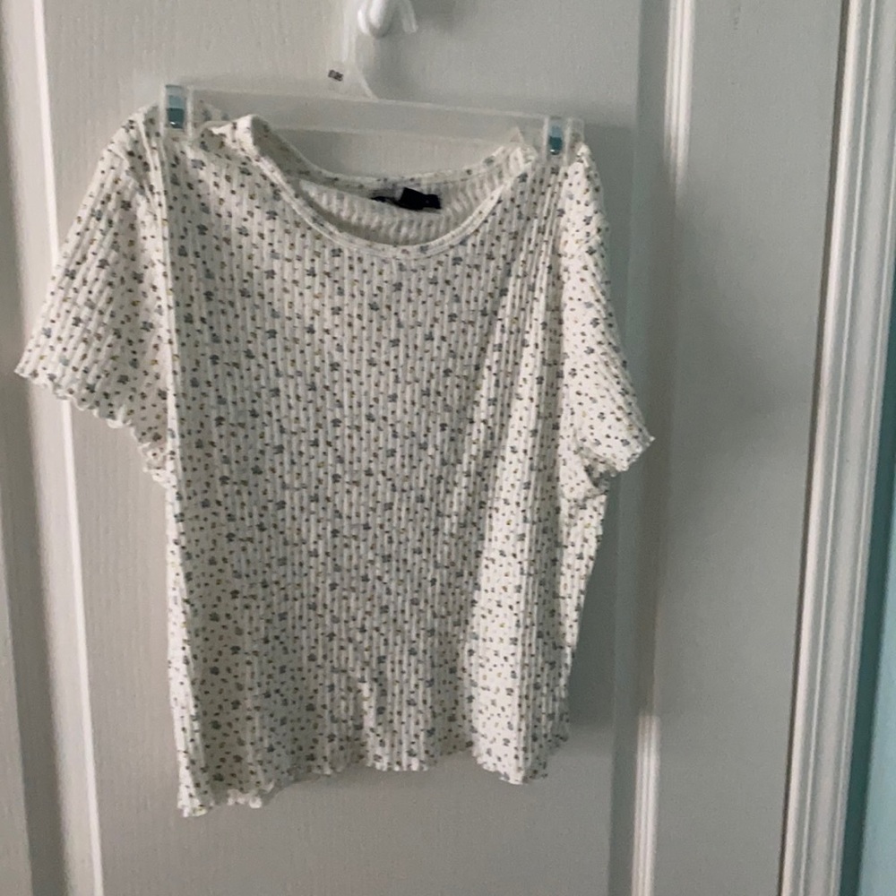 American eagle flowered cropped shirt